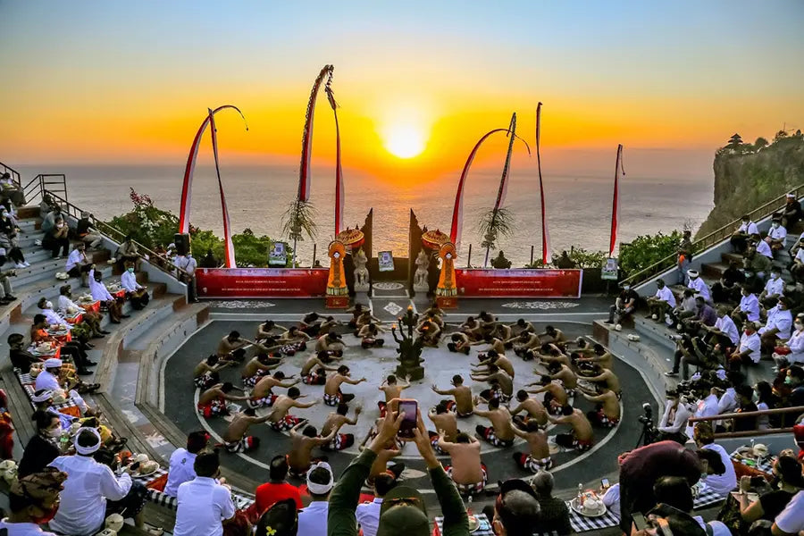 Uluwatu Guide — Cliffs and Sunset