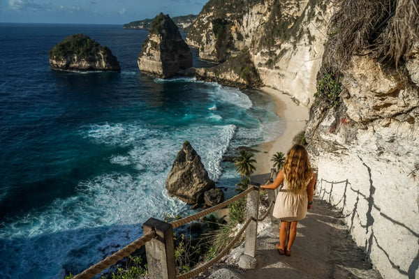 Nusa Penida vs Nusa Lembongan – sammenligning av to populære øyer nær Bali for norske reisende